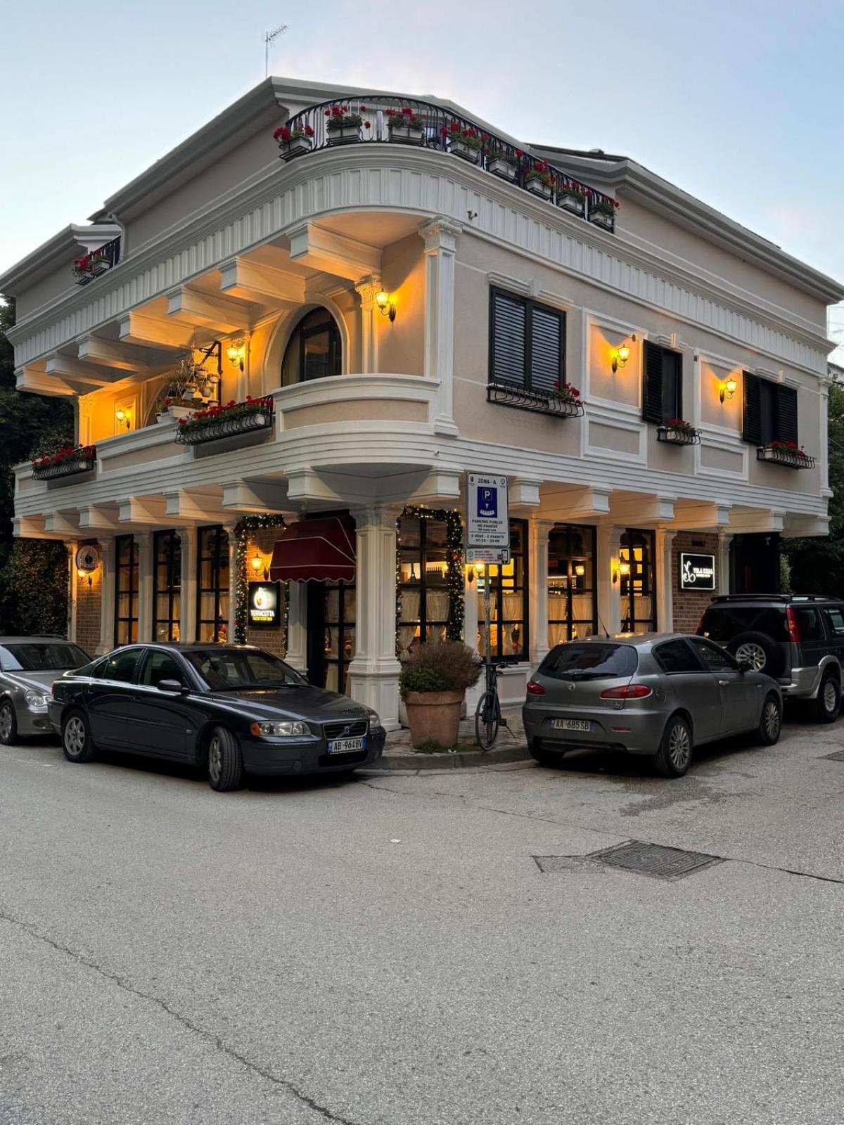 Vila Koja Boutique Hotel Tirana Bagian luar foto